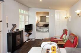 Opglabbeek Villa | Delightful Chalet in Opglabbeek near Lake