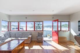 Pretty Beach Central Coast House | Baywatch at Pretty Beach - Dog friendly