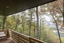 Lookout Mountain House | The Terrace at Tiny Bluff