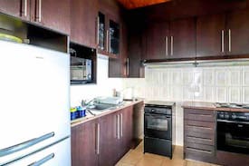 Masvingo House | Bushmead hills lakeside guest house