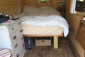Armagh Other | “The Meadow” Shepherds Hut @ Ballymartrim Wood
