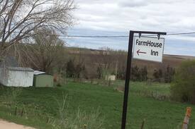 Hartington House | FarmHouse Inn: Country shelter, fast wifi for work