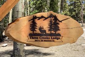 Beaver Cabin | Three Creeks Lodge-Sleep20+@Eagle Point-Ski In/Out