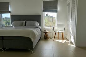 Shoal Bay House | Villa Catalina, two bedroom cottage with seaview