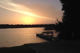 East Pensacola Heights Cabin | Cozy Bayou Cottage **only steps from Bayou Texar**
