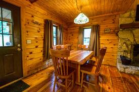 Logan Cabin | Sycamore - Hocking Hills