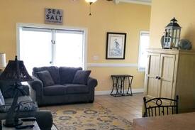 St. George Island Apartment | St. George Island Town Center - Walk Everywhere!
