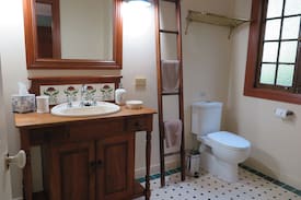 North Tamborine House | Bowerbird Cottage