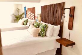 Rio Grande House | Hillside Jungle Bungalow Guest House