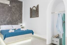 Fira Apartment | 3 daughters(in the centre of santorini)
