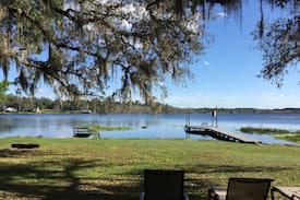 Hawthorne Cabin | Charming Lakefront Log Home
