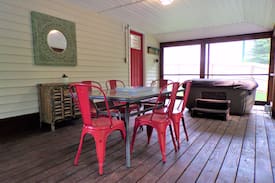 Smithville Cabin | Shotgun Cabin at Center Hill Lake near Hurricane