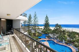 Currumbin Apartment | Rocks Resort 4E - Currumbin Beachfront