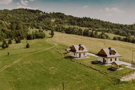 Ujsoy Cabin | Chromcówka -ciche, piękne miejsce w Beskidach