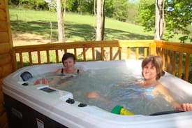 Sparta Cabin | Romantic cabin on farm w/Hot Tub