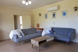 Allestree House | Graceland - Direct Beach Access with Boat parking