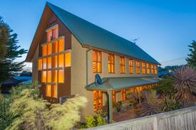 Ocean Grove House | Shanouk Lodge - pet and family friendly getaway
