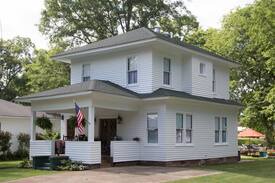 Water Valley House | The Lee House a charming 1908 Foursquare.