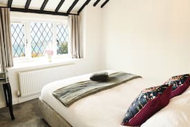 Rhos on Sea Cabin | Swyn-Y-Mor Cottage on Rhos Promenade Beach