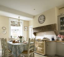 Fivemiletown Cabin | The Brook