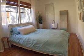 Venice House | Venice Beach bungalow 3 1/2 blocks from the sand!