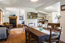 Opunake Cabin | FOX COTTAGE - NZ BACH OF THE YEAR 2018