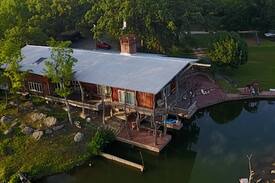 Fayette Bed & Breakfast | Breathe @ JJ's Folly-Light Room