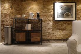 Haarlemmerbuurt Apartment | unique historic basement