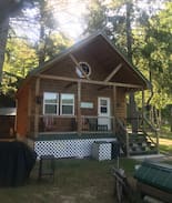 Bingham Cabin | Cozy Cabin Steps from Wyman Lake