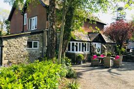 Langford Bed & Breakfast | Coombe Lodge Farm House B&B Double - 'Groves'