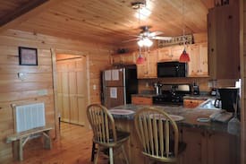 Ellijay Cabin | Whispering Pines - 3 Bedroom 3 Bath Cabin with Game Room, Hot Tub & Internet in the Coosawattee River Resort