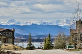 Ghost Lake Cabin | Cottage;Private hot tub Ghost Lake - Canmore/Banff