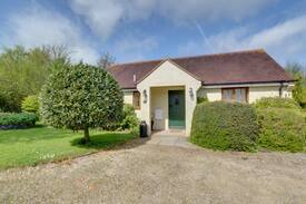 Stelling Other | Gilt Cottage on Elmfield Farm near Canterbury