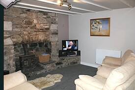 New Quay House | Llareggub Cottage Close to beach,sea views,Wi-fi