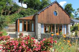 Lehon House | Quai du Val - A Peaceful, Riverside Holiday Home.