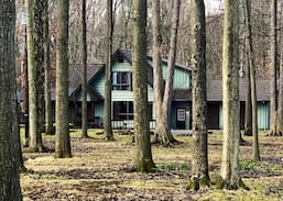 Warren House | The fox and fowl **Minutes from Mosquito Lake**