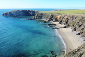 St Brides Cabin | Toby Cottage Ynys Barry holiday cottages Porthgain