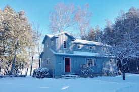 Dexter Cabin | Echo Lake Lodges - Life on the Lake