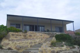 Para Wurlie House | Sunset Beachfront Holiday Home (sleeps 9)
