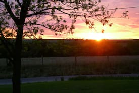 Guthrie Bed & Breakfast | Jan & Rob's Prairie Sunset Bed & Breakfast