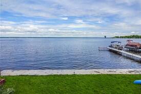 Bayberry House | Oneida Lake Cicero, NY short drive to Syracuse NY