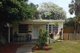Bay Esplanade Cabin | Somerset Cottage 3 stand alone