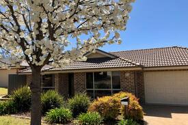 Thurgoona House | Thurgoona Accomodation for Two