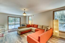 Stratton Cabin | Family and dog-friendly cabin w/private hot tub, firepit, lawn, and deck!