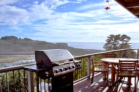 Jenner House | Hummingbird Cottage, River & Ocean Views