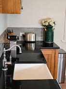 Holbrook Cabin | 'Woodlands Cottage' - Charming Stop off the Hume