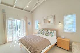Knysna House | Gail's Waterway Villa - Pool, Jetty + Large Patio
