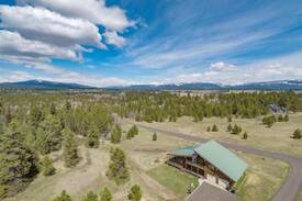 McCall Cabin | Moonridge McCall Cabin-sleeps 28