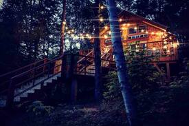 St. Johnsbury Center Other | Epic Luxury Treehouse - next to Dog Mountain !