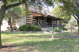 Fredericksburg Cabin | Dog Trot Cabins at Diamond Y Ranch-Cozy & Peaceful